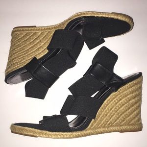 Women’s size 10 Tahari wedge